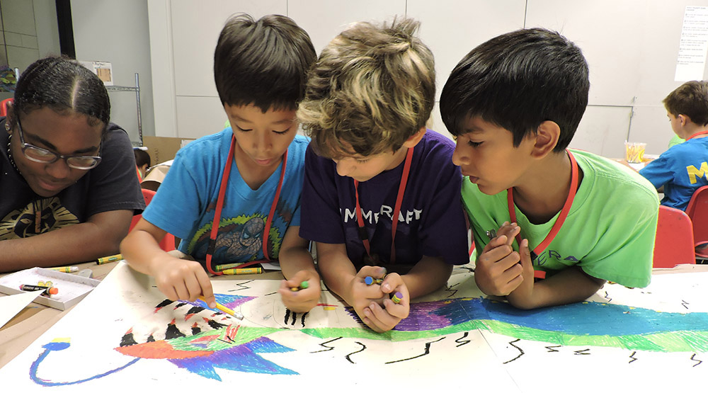 Group of children drawing in a MAM studio class