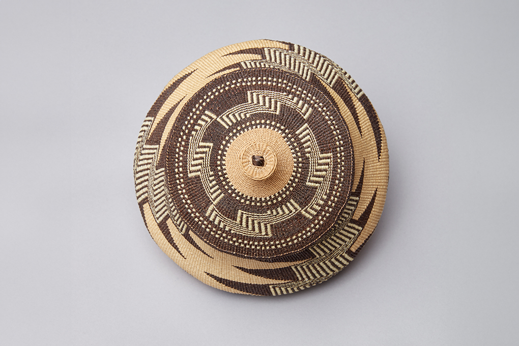 Elizabeth Hickox (Wiyot/Karuk, 1872/5–1947). Lidded basket, ca. 1912–13. Myrtle, conifer root, beargrass, maidenhair fern, porcupine quills.